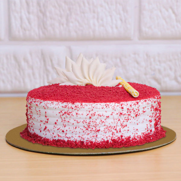 Pretty Red Velvet Round Cake