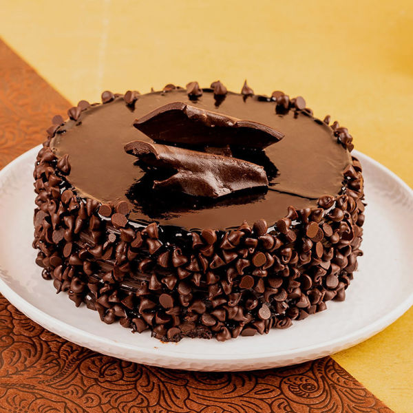 Eggless chocolate chip cake in microwave - Bake with Shivesh